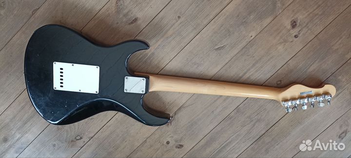 Электрогитара Yamaha EG112