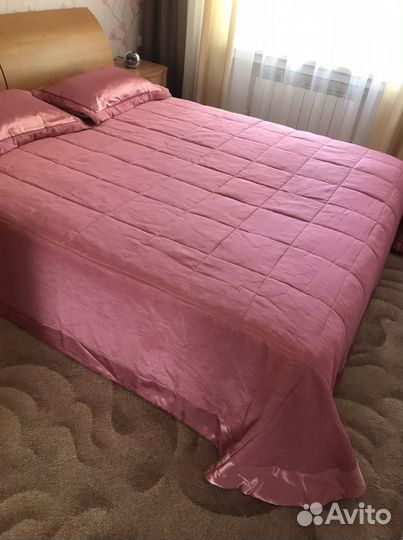 Покрывало на кровать 2-1.60 Две шторы 2.70-2.50Две