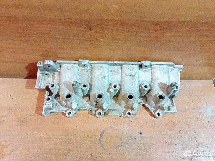 Коллектор впускной Renault Megane 2000 1.4