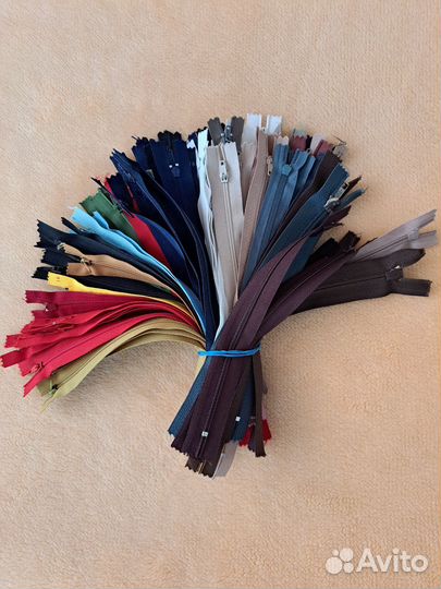 Нитки швейные,замки