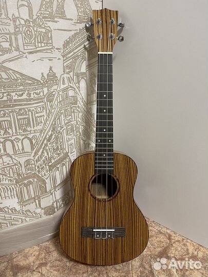 Укулеле тенор