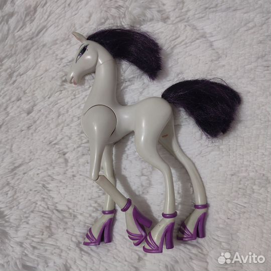 Лошадка Struts