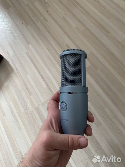 Микрофон akg p120