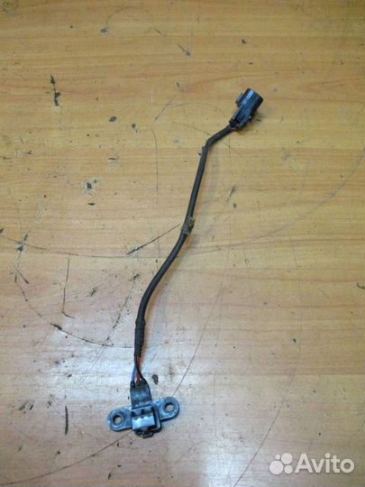 Датчик коленвала Mitsubishi Galant 8 (EA)