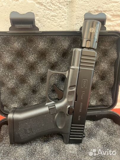 Зажигалка в виде пистолета Hellcat с глушителем