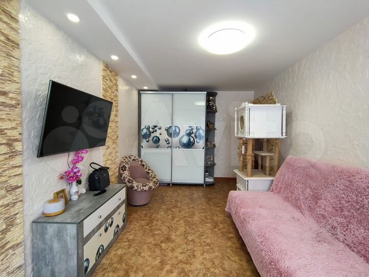2-к. квартира, 55 м², 1/5 эт.