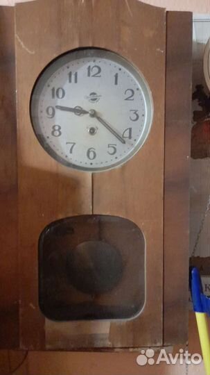 Старинные настенные антикварные часы с боем