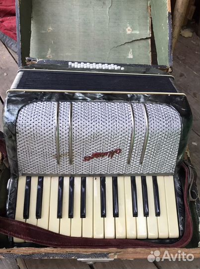 Аккордеон Mozart старинный исправный