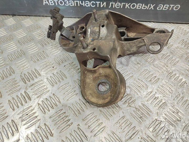Кронштейн опоры двигателя левый Audi A4 B5 AGA