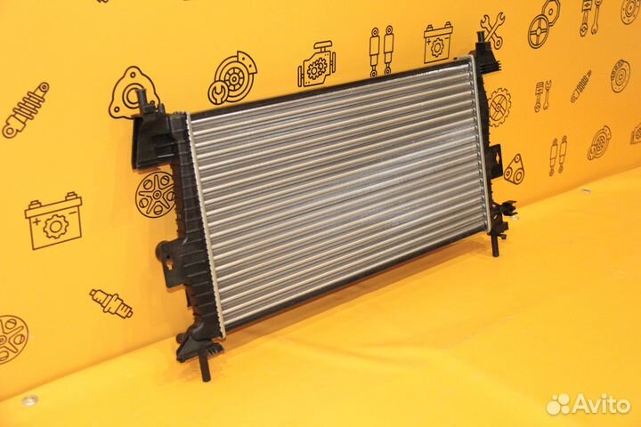 Радиатор охлаждения двс Ford Focus 3 2011 - 2015