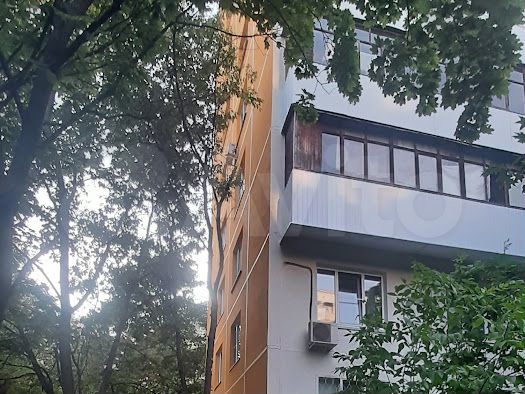 Комната 10,5 м² в 2-к., 1/9 эт.