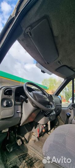 Ford Transit цельнометаллический, 2005
