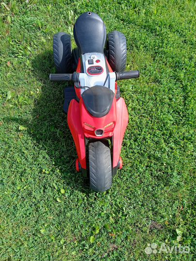 Детский электромобиль