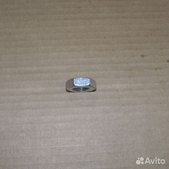 Гайка М 18*1,5 (Н 8 S27) уплотнения тройника, бол