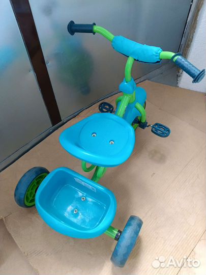Детский трехколесный велосипед бу