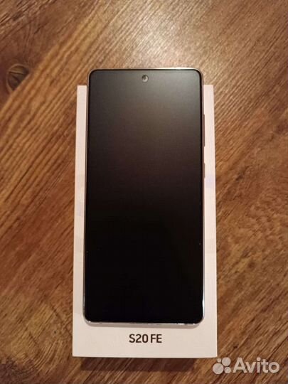 Телефон samsung s20fe