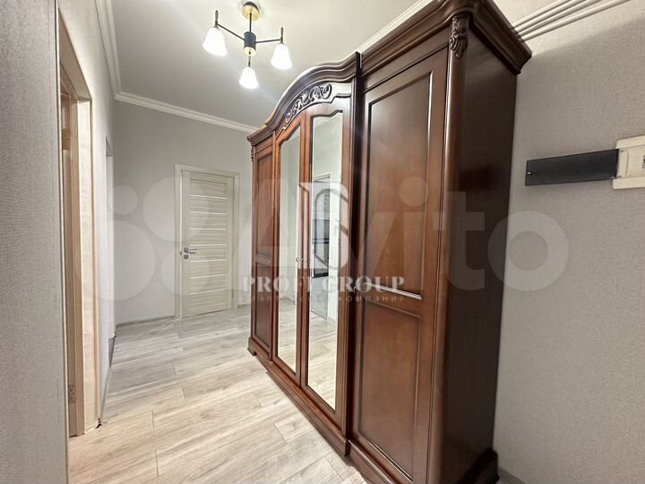 2-к. квартира, 79 м², 3/12 эт.