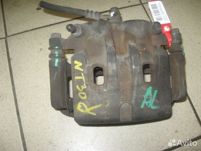 Суппорт перед право Nissan NT30 X-Trail '00-'07 (2