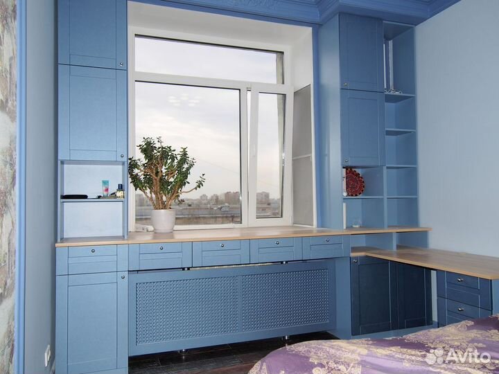 Компьютерный стол и шкаф