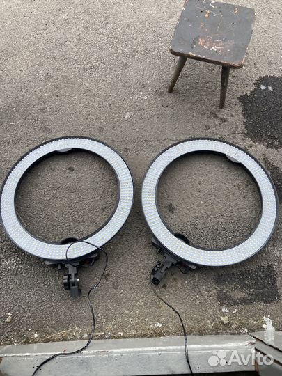 Кольцевая светодиодная лампа