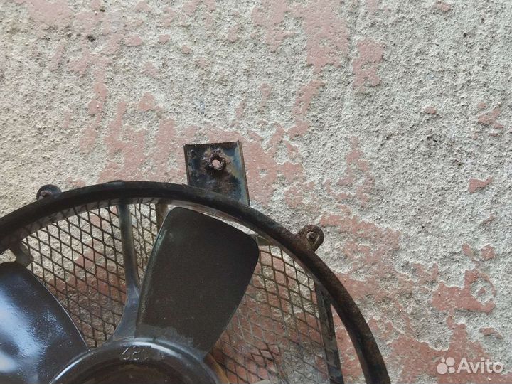 Вентилятор кондиционера Mitsubishi Pajero 2