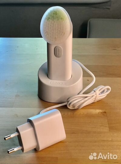 Щетка для лица Clinique. новая