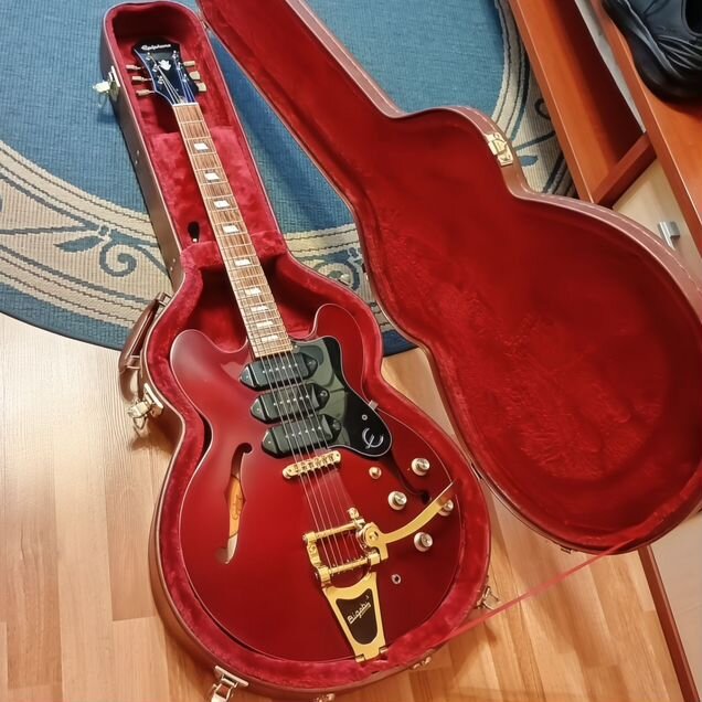 Полуакустическая гитара Epiphone (оригинал)