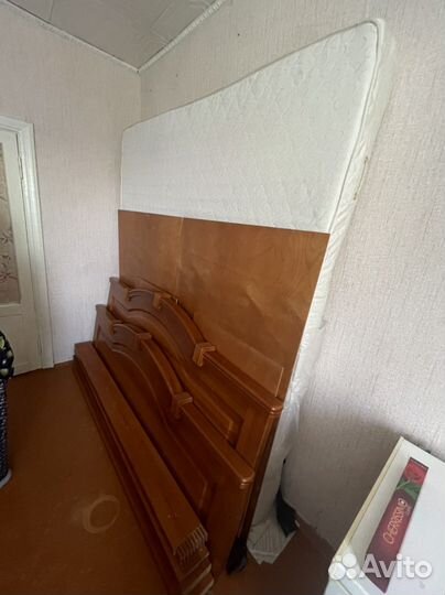 Спальный гарнитур б/у