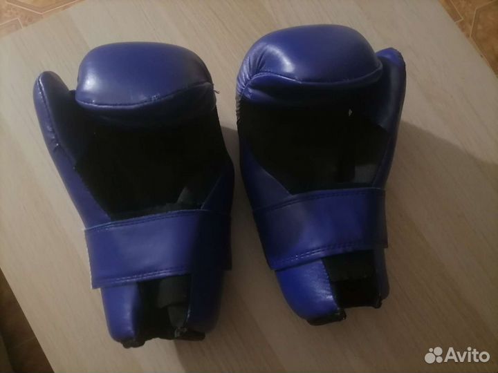 Боксерские перчатки green hill