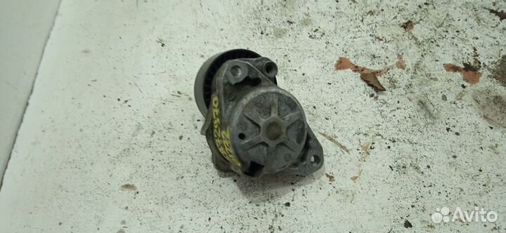 Натяжитель ремня Мерседес