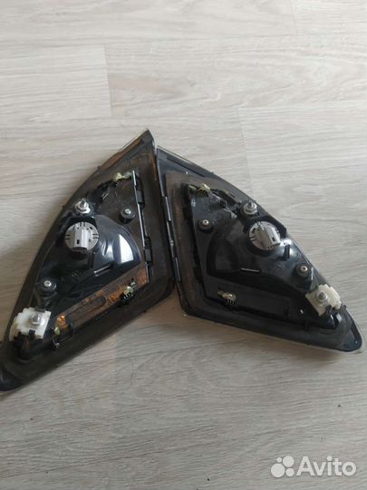 Фонари задние в крышку багажника mazda 6