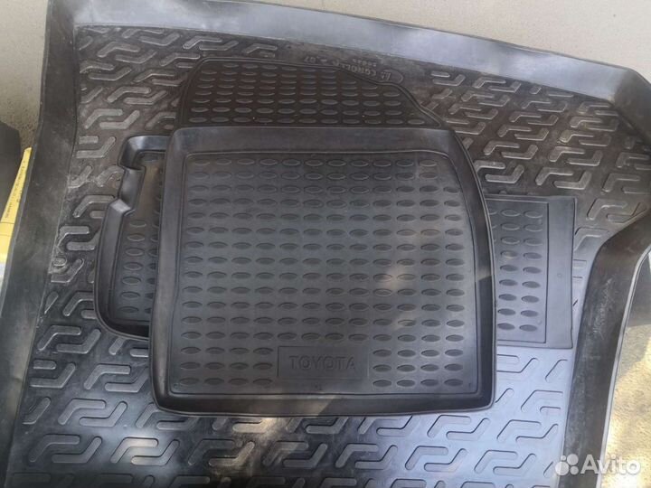 Автомобильные коврики toyota corolla