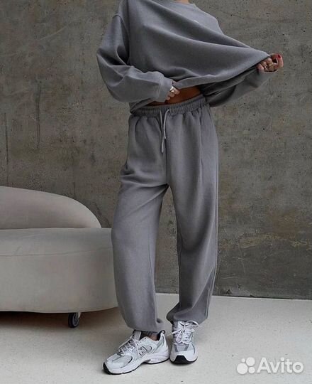 Спортивный костюм женский