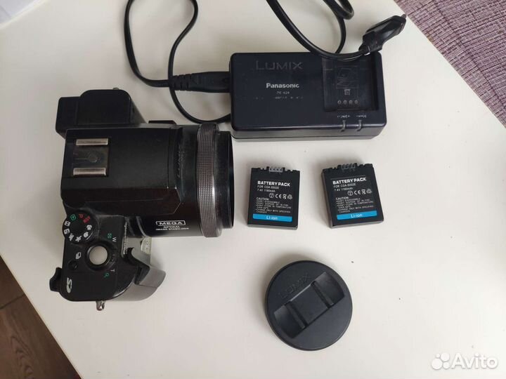 Цифровой фотоаппарат Lumix-FZ10