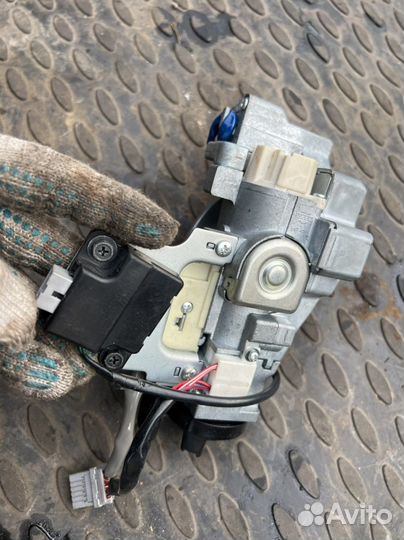 Замок зажикания Nissan Tiida c11 бесключевой