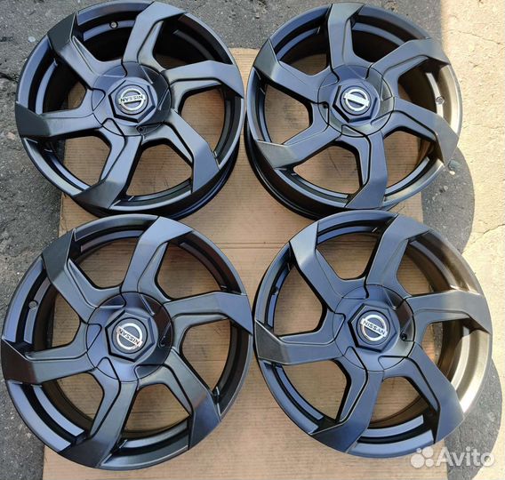 Литые диски с логотипом Ниссан