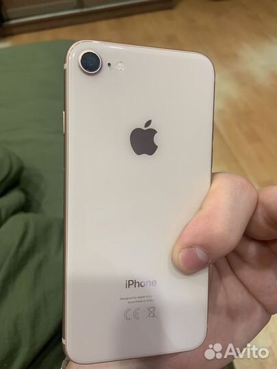Телефон iPhone 8