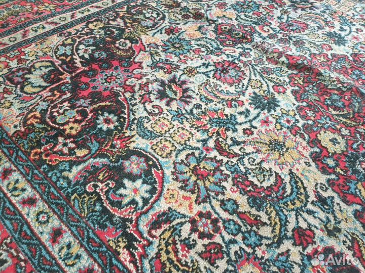 Ковер шерстяной