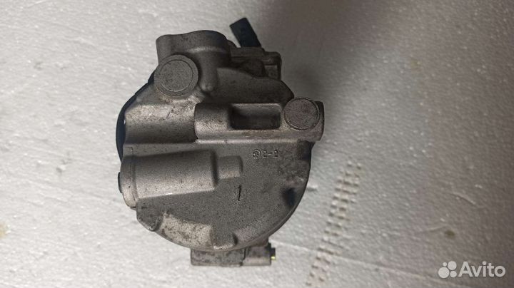 Компрессор кондиционера VW Touareg 7L 4.2