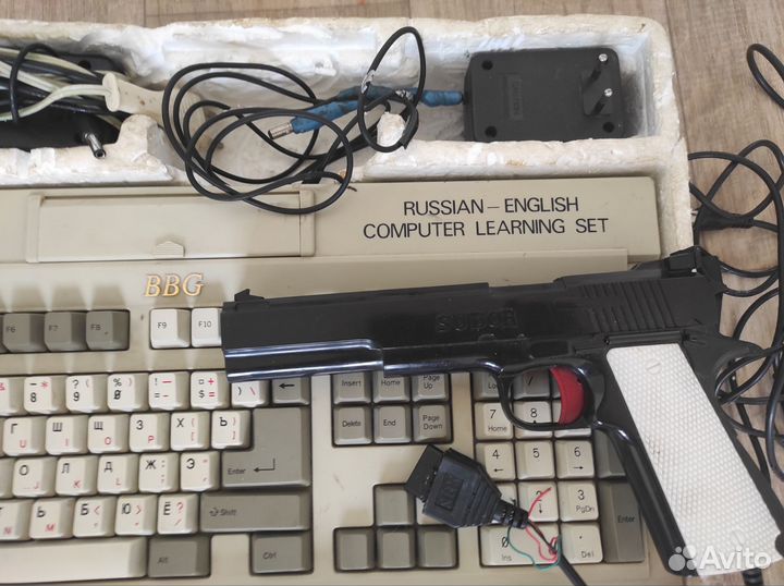 Игровая приставка Сюбор / dendy