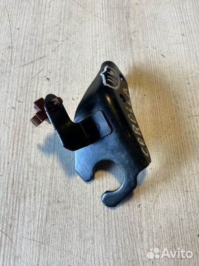 Кронштейн Toyota Corolla 180 1ZR-FE 2013