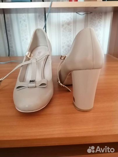 Туфли женские 39 размер бу