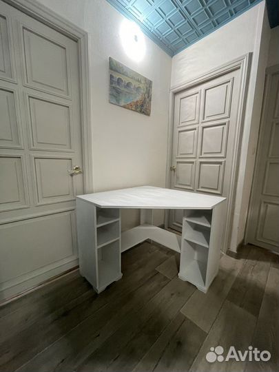 Угловой письменный стол