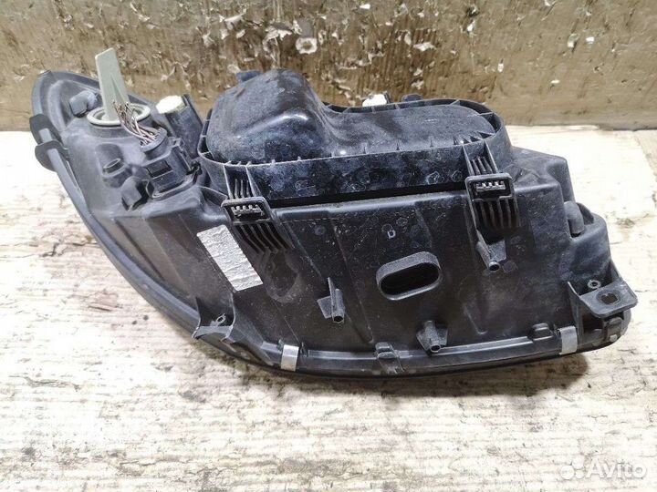 Фара левая Mercedes-Benz Viano W639