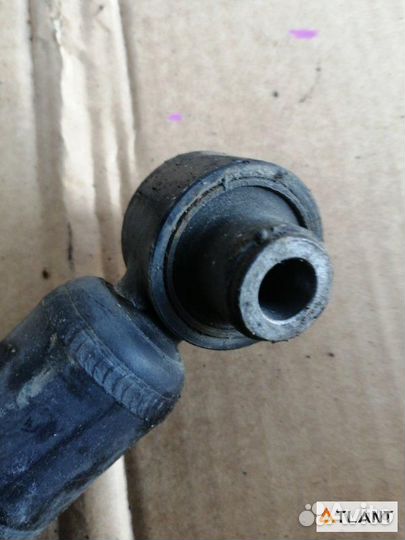 Амортизатор задний правый toyota prius