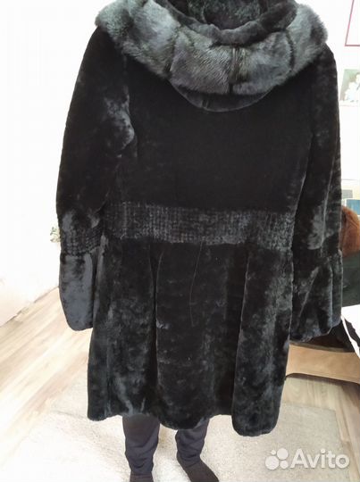 Шуба мутоновая с капюшоном 46