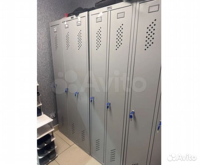 Шкаф металлический кабинка для раздевалки