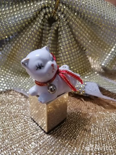 Котик фарфоровый