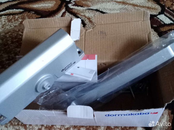 Доводчик дверной dorma