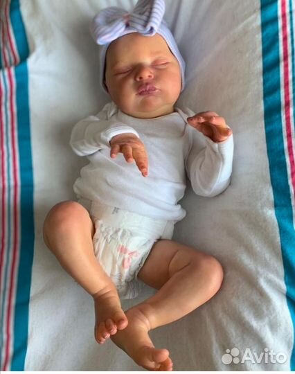 Реалистичная малышка Реборн силиконовая,новая 52см